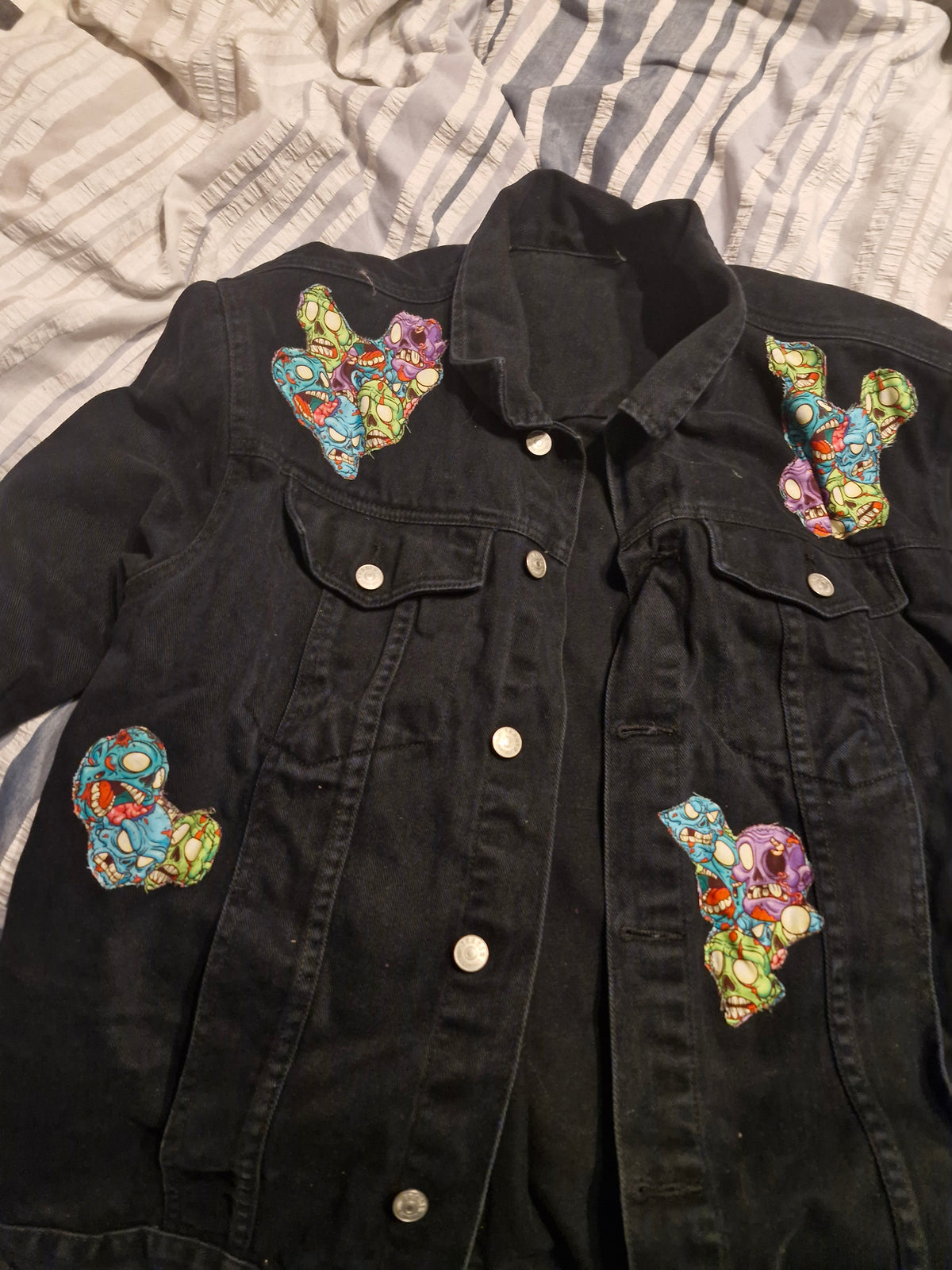 Zombiesss.... UNISEX/MENS